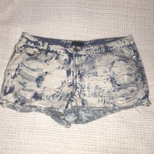 Bleach Wash Distressed Denim Shorts💙